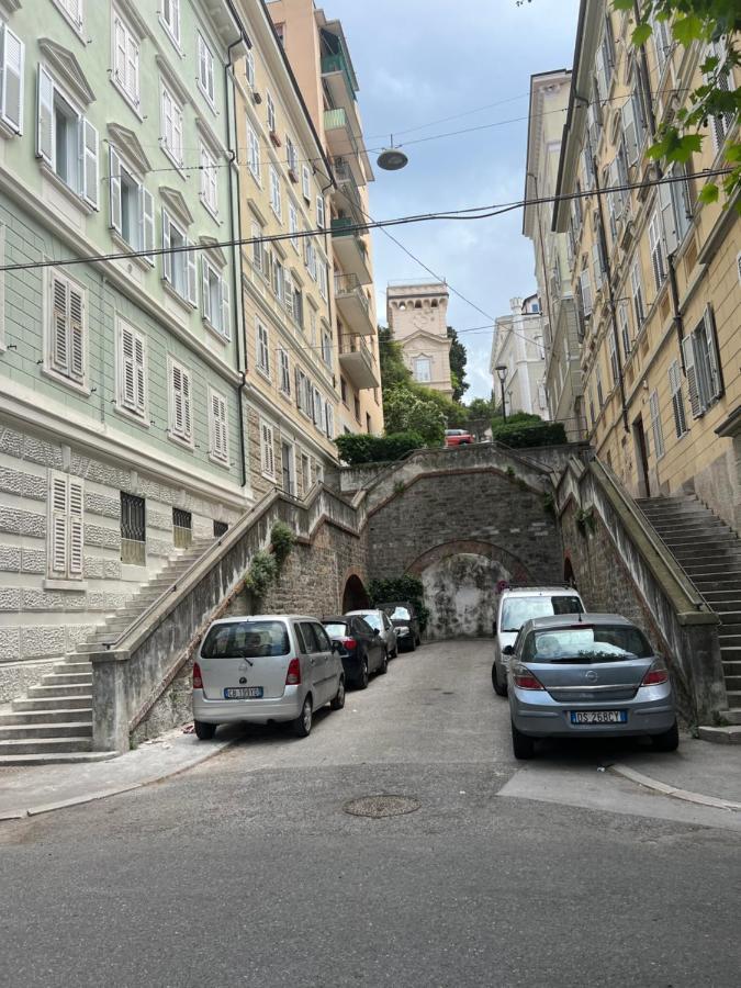 Alla Scalinata Del Teatro Rossetti Confort Suites Parcheggio Triest Exterior foto